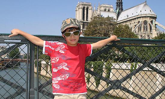 arun_170805.jpg - Notre Dame - Paris - France - August 2005