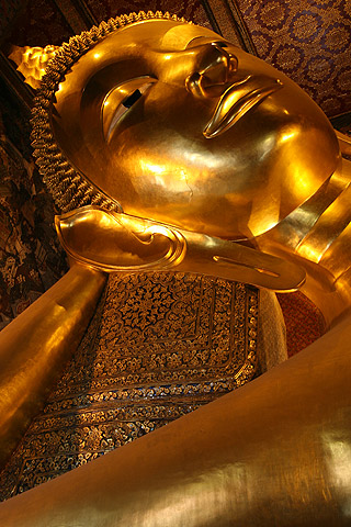 reclining_budha.jpg - Reclining Buddha - Wat Pho - BANGKOK - ThailandNovember 2006