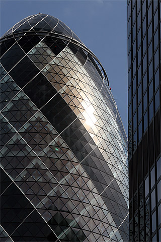 gherkin2_040606.jpg - 'The Gherkin' - 30 St Mary Axe - LONDON