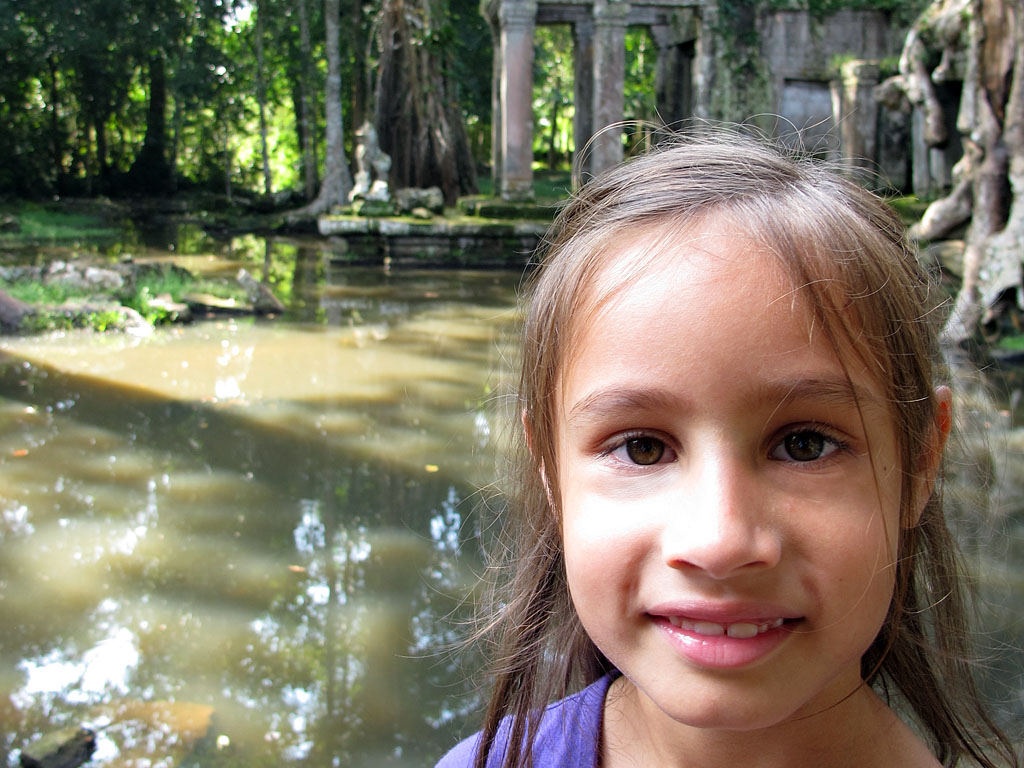 111021_IMG_2987.jpg - Angkor, Siem Reap, CAMBODIA - October 2011
