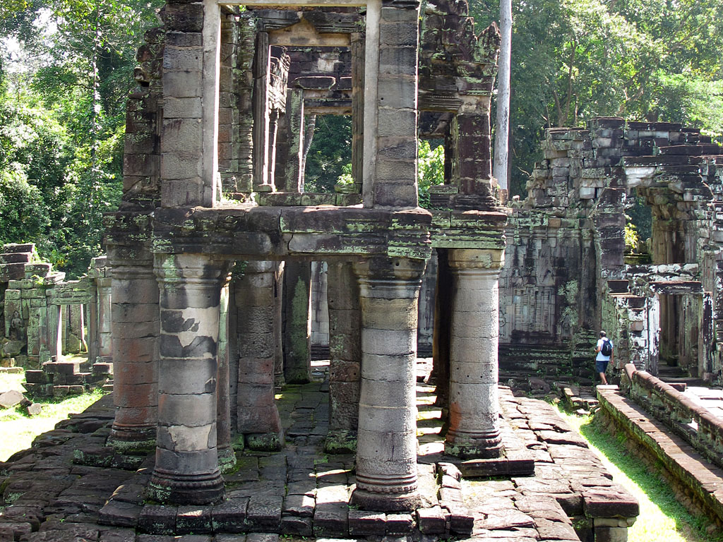 111022_IMG_3018.jpg - Angkor, Siem Reap, CAMBODIA - October 2011