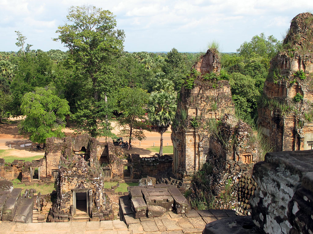 111022_IMG_3074.jpg - Angkor, Siem Reap, CAMBODIA - October 2011