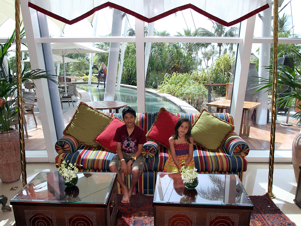 110717_IMG_4594.jpg - Jumierah Beach Hotel - July 2011