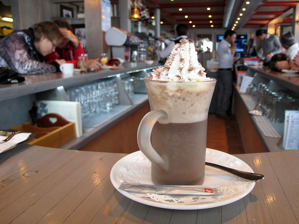 120105_IMG_3270.jpg - Courcheval, France - January 2012