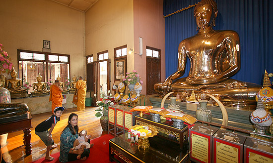 wat_traimit.jpg - Wat Traimat 'Golden Buddha' - Bangkok - Thailand - November 2006