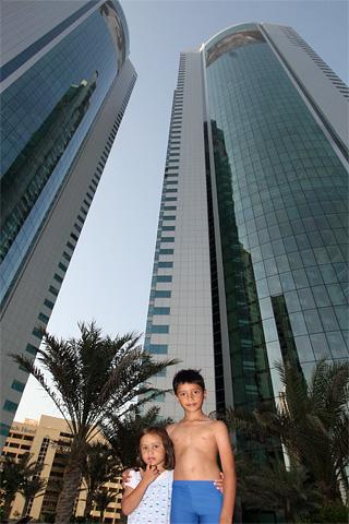 081101_maya_arun_fattan.jpg - Al Fattan Towers - Dubai - UAE - October 2008