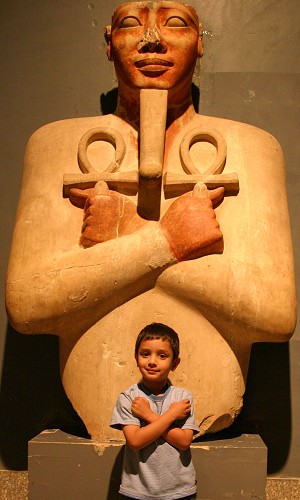 arun_senworsret1.jpg - Statue of Senworsret I - Luxor MuseumLuxor - Egypt - March 2004