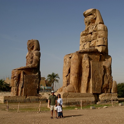 collossi_of_memnon.jpg - Collossi of Memnon - Luxor West BankEgypt - March 2004