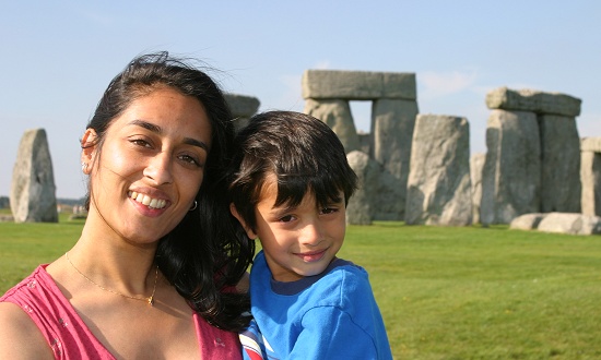 stonehenge_arun_reema.jpg - Stonehenge - Wiltshire - UK - September 2004