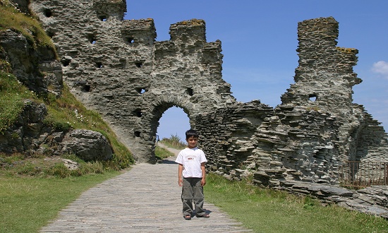 tintagel1.jpg - Tintagel Castle - Cornwall - UK - July 2004