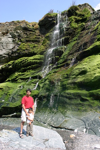 tintagel_cove.jpg - Tintagel Cove - Cornwall - UK - July 2004