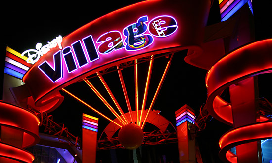 disney_village.jpg - Disneyland - Paris - FRANCE - August 2005