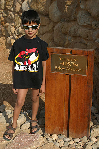 below_sea.jpg - Lowest Place on Earth - Dead Sea - Jordan - November 2005