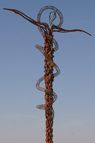 mount_nebo_monument.jpg - Serpentine Cross - Mount Nebo - Jordan - November 2005