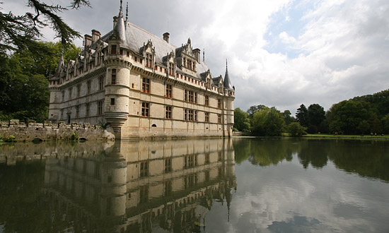 070824_azay_le_rideau.jpg - Château d'Azay-le-Rideau - Loire Valley -France - August 2007