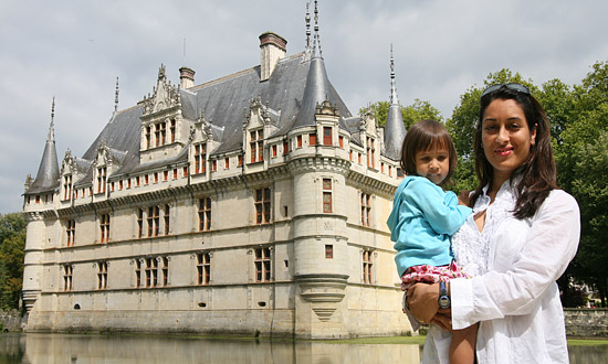 070824_azay_reema_maya.jpg - Château d'Azay-le-Rideau - Loire Valley -France - August 2007