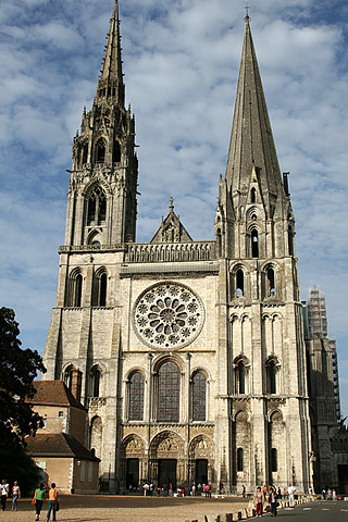 070826_chartre.jpg - Chartres Cathedral - Chartres - France - August 2007