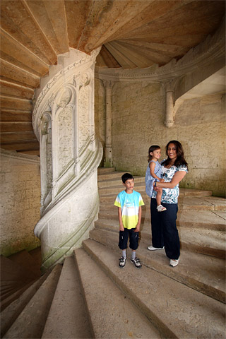 070826_chateaudun_stairs.jpg - Châteaudun - Loire Valley - France - August 2007