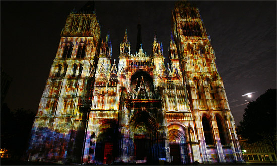 070826_rouen_cathedral.jpg - Rouen Cathedral (illuminated by projection of Monet pixels) - Rouen - France - August 2007