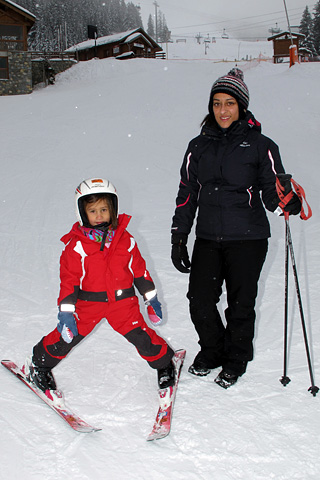 100109_maya_reema.jpg - Meribel - France - January 2010