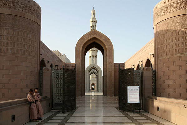 080403_grand_mosque_entrance.jpg - Grand Mosque - Muscat - Oman - April 2008