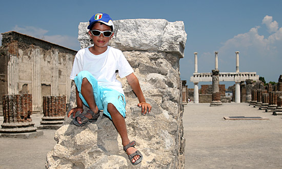 pompeii_basilica_arun.jpg - Basilica - Pompeii - Italy - July 2006