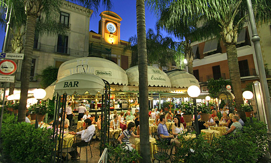 sorrento_tasso.jpg - Piazza Tasso - Sorrento - Italy - July 2006