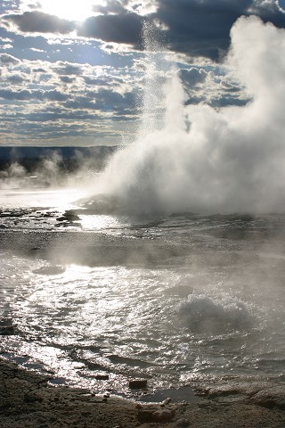fountain_paintpot_geyser_basin.jpg - Lower Geyser Basin - Yellowstone National ParkUSA - June 2003